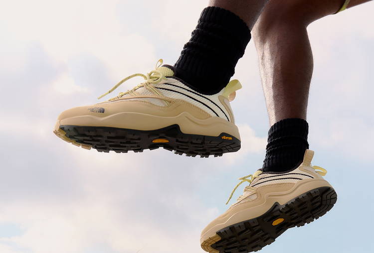 Yeni ayakkabılar, bahara hazır.