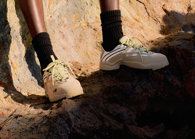 Yeni ayakkabılar, bahara hazır.